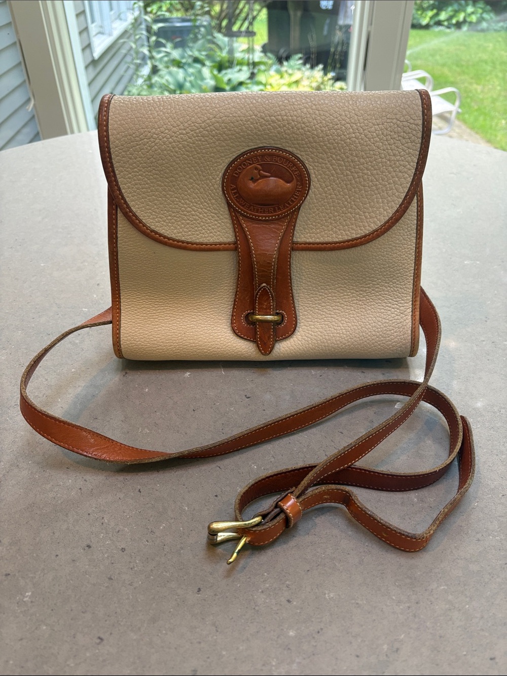 Vintage Dooney & Bourke crossbody purse  -great condition